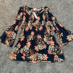 Stunning Spense NWT navy floral stretchy blouse.  Small Petite.